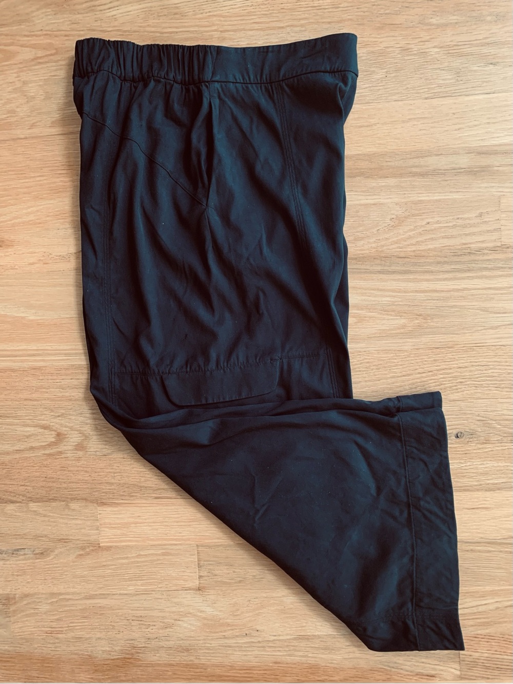 Lululemon Black Wide Leg Crop “Cargo” Pants Size 6 | Cupro Modal Blend | Pockets
